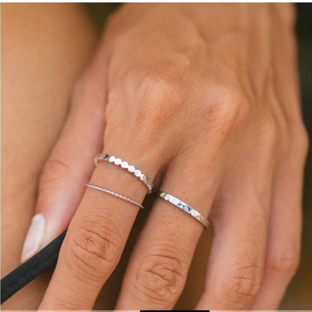 Elegant Gold Stacking Rings - Picture 3 of 8